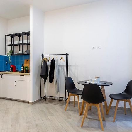 Cool And Stylish City Apartment - Wifi Трієст Екстер'єр фото