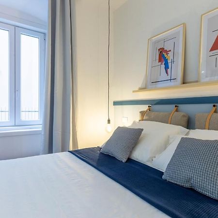Cool And Stylish City Apartment - Wifi Трієст Екстер'єр фото