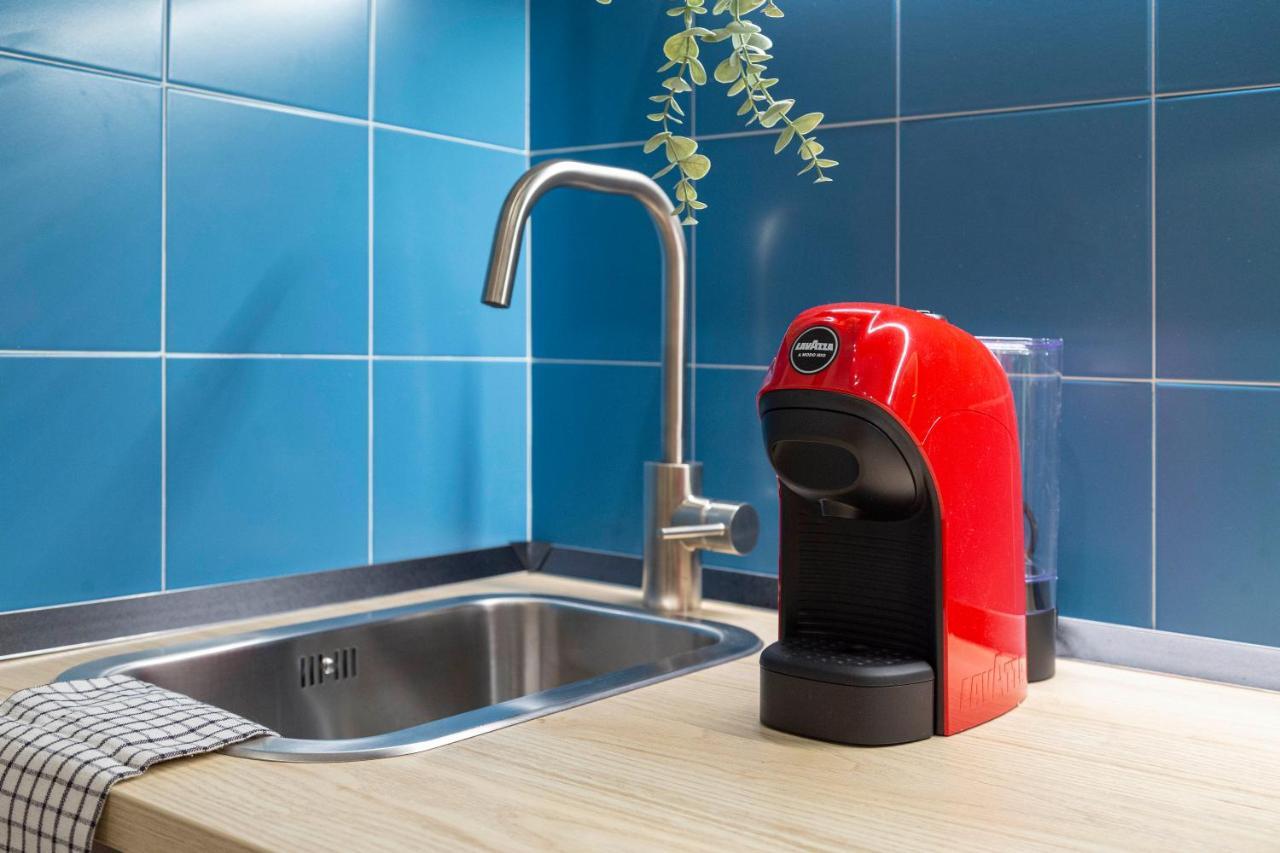 Cool And Stylish City Apartment - Wifi Трієст Екстер'єр фото